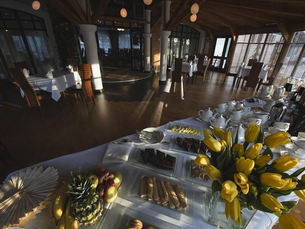 Warmia Park Hotel ออลชติน ภายนอก รูปภาพ